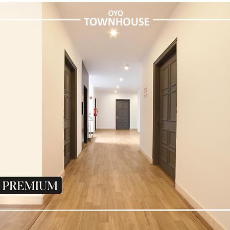 Oyo Townhouse 120 Shushant Lok Gurgaon Luaran gambar