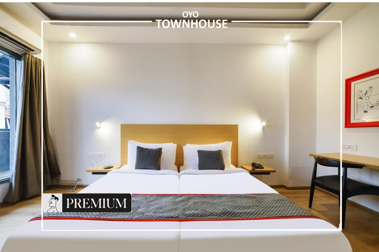 Oyo Townhouse 120 Shushant Lok Gurgaon Luaran gambar