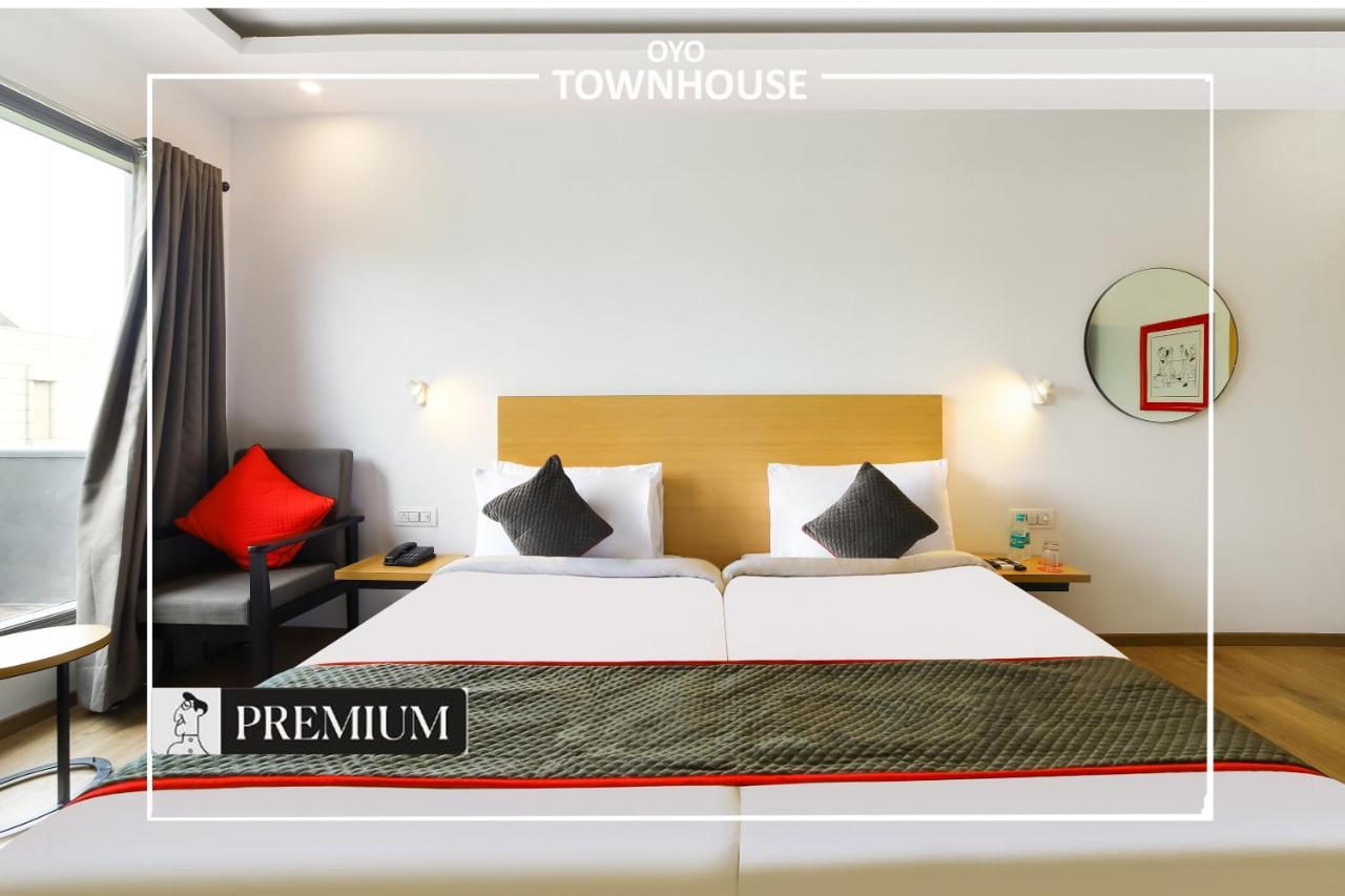 Oyo Townhouse 120 Shushant Lok Gurgaon Luaran gambar
