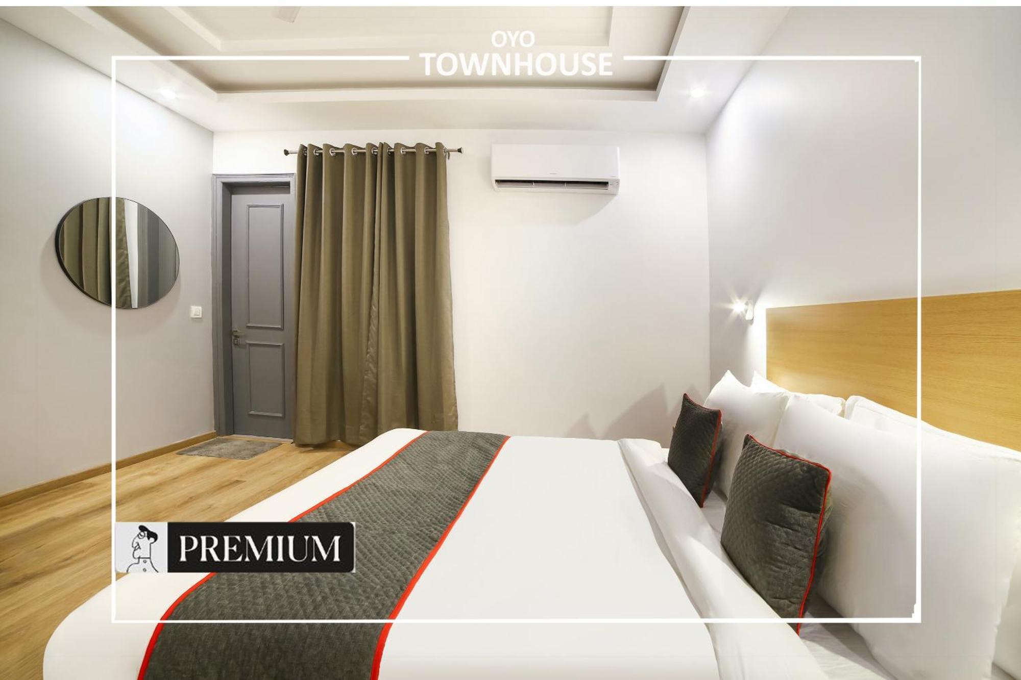Oyo Townhouse 120 Shushant Lok Gurgaon Luaran gambar