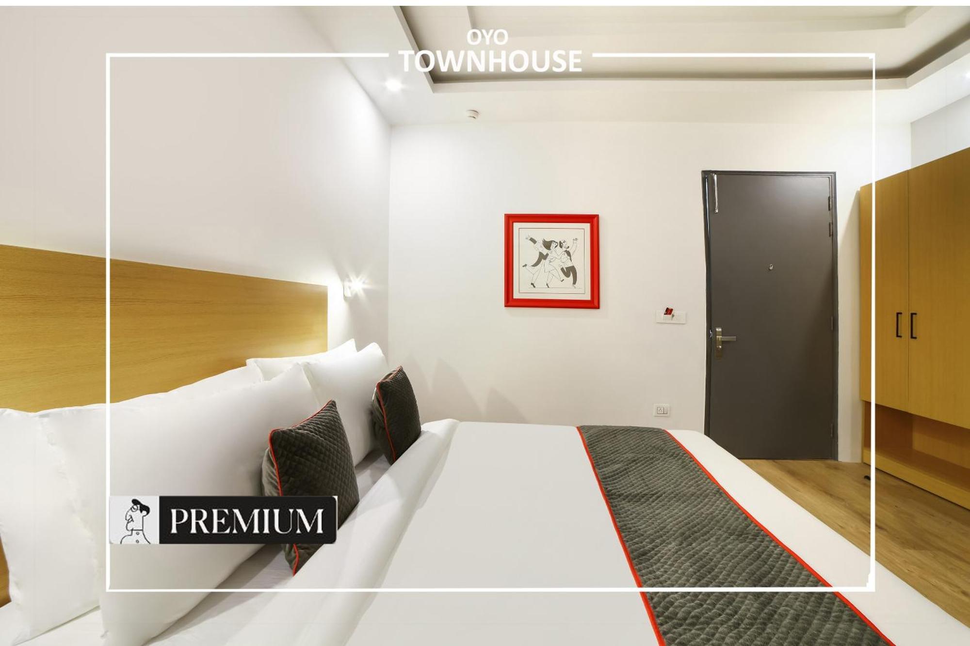 Oyo Townhouse 120 Shushant Lok Gurgaon Luaran gambar