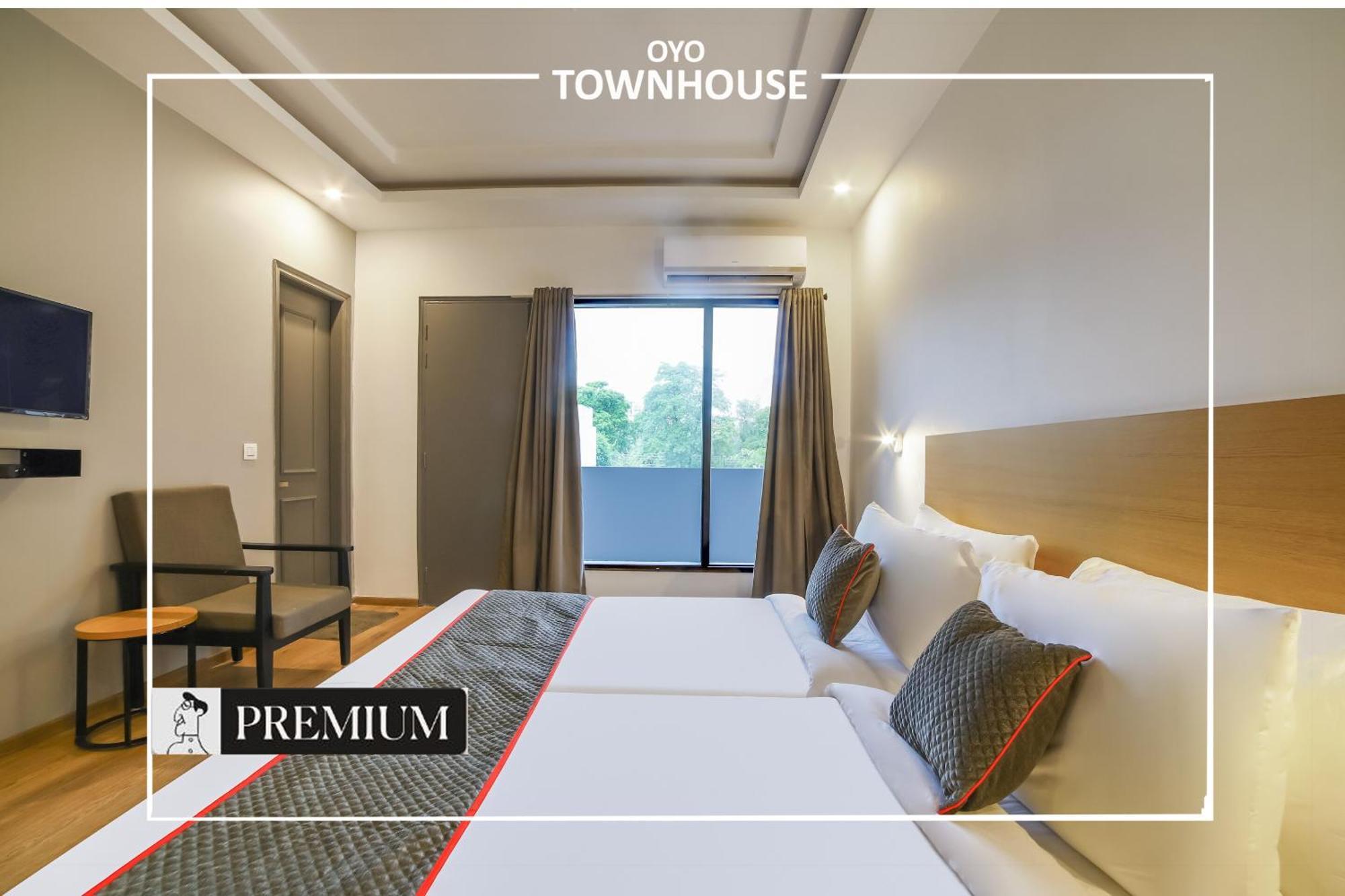 Oyo Townhouse 120 Shushant Lok Gurgaon Luaran gambar