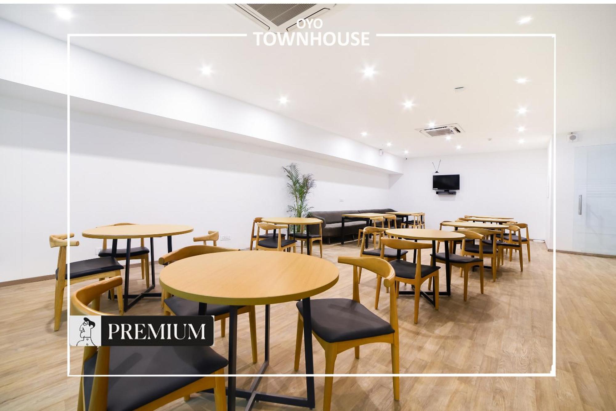 Oyo Townhouse 120 Shushant Lok Gurgaon Luaran gambar